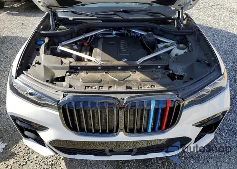 2021 BMW X7 xDrive40I z USA, uszkodzony, nr VIN 5UXCW2C04M9E21497